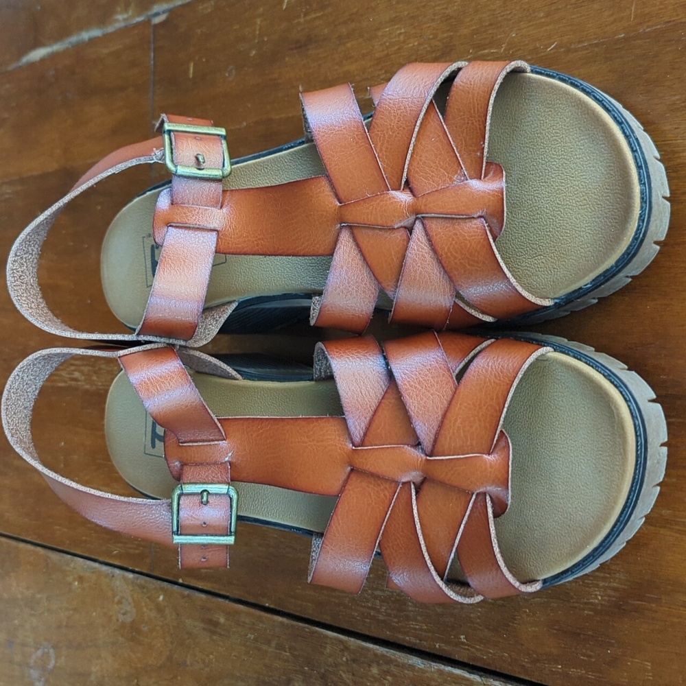 Pop Comfort Fit Brown Strappy Fisherman Lug Sole Women's Sandals, Size 9, NWOT - Picture 2 of 6